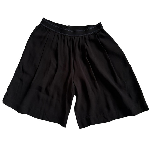 Tiny By Anthropologie Pleated Black Skirted Shorts Size Medium - Picture 1 of 11